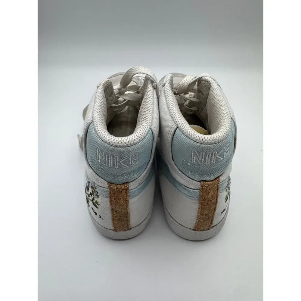 Nike Sneakers - Women's 8.5